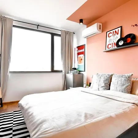 Apartman Private Desk Fridge Shared Bathroom *
